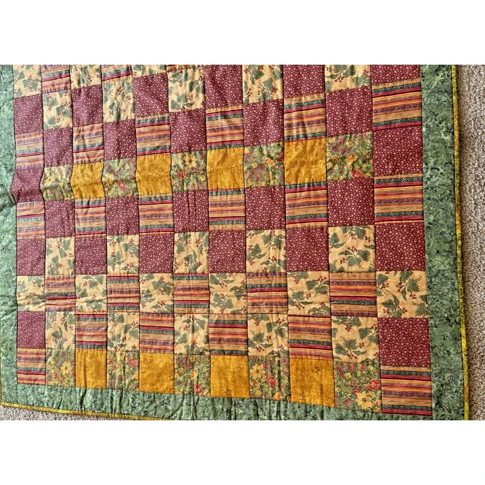 Vintage Handmade Patchwork Quilt Christmas Lap Blanket/Throw Fall/Harvest 48”